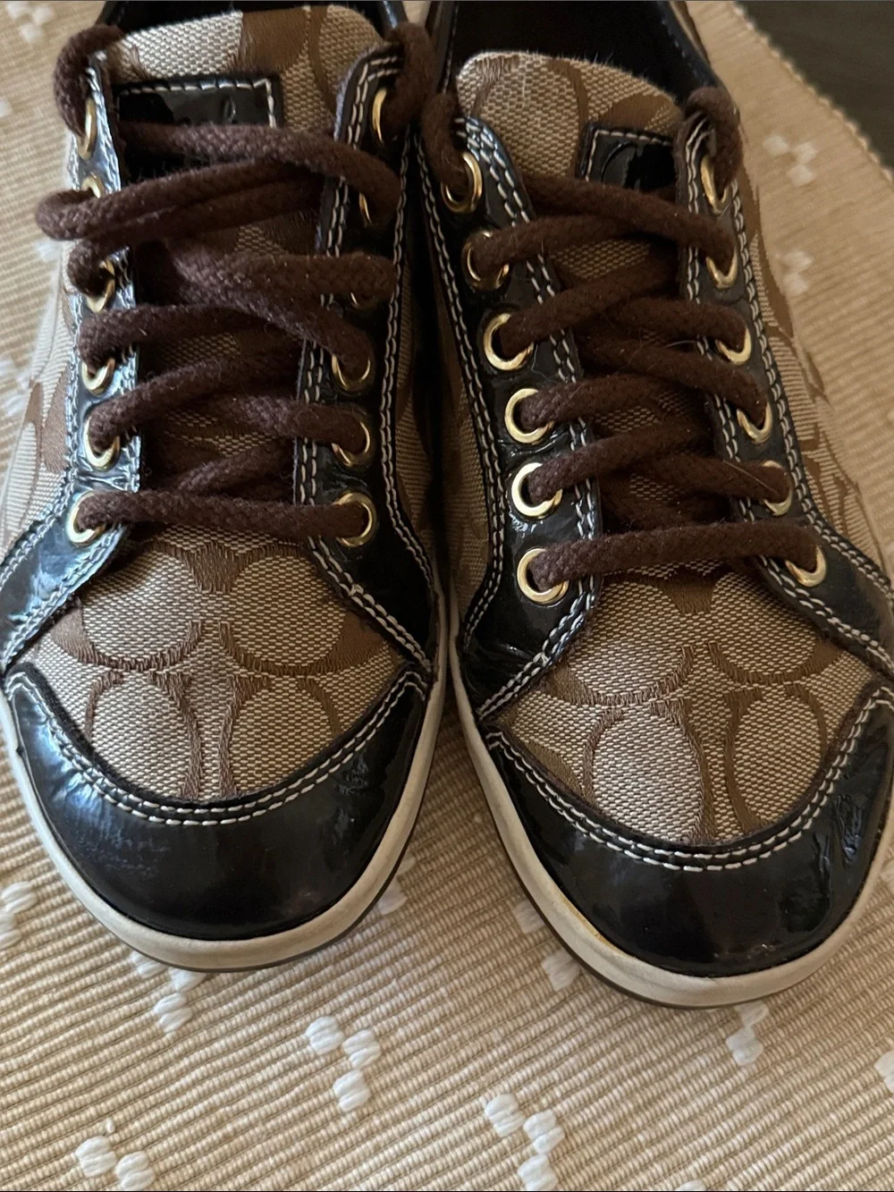 Coach Signature C Jacquard Patent Leather Low Top Sneakers Brown Khaki Size 7